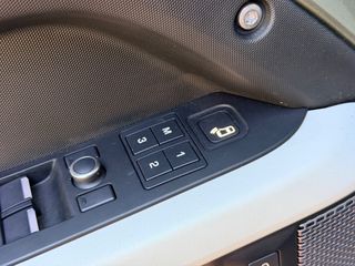 Land Rover Defender 2021 D240 SE 110 360/Meridian-thumb-22