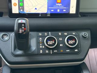 Land Rover Defender 2021 D240 SE 110 360/Meridian-thumb-24