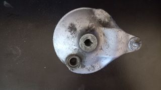 Honda C50, C90   κιθάρα οπίσθιου ταμπούρου