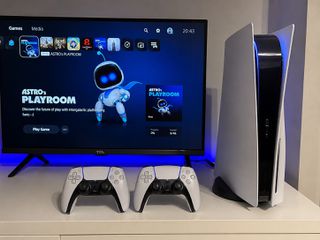 PS5 Digital Edition + 2 Χειριστήρια – Άριστη Κατάσταση
