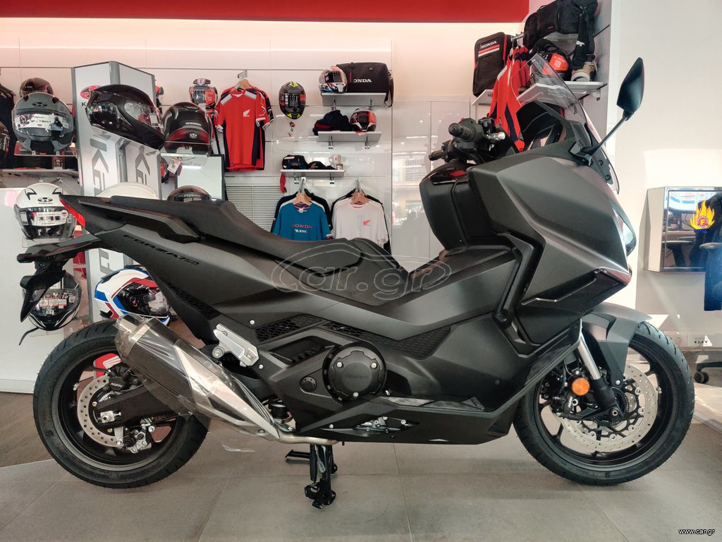 Honda Forza 750 2026