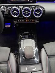 Mercedes-Benz A 180 2020 AMG LINE / PANORAMA-thumb-21