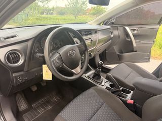 Toyota Auris 2014 1.33 Active-thumb-9