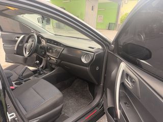 Toyota Auris 2014 1.33 Active-thumb-10