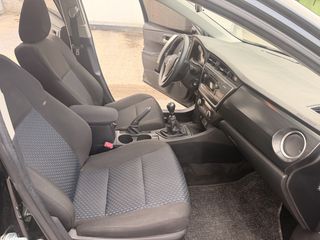 Toyota Auris 2014 1.33 Active-thumb-12