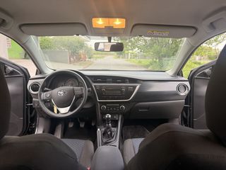 Toyota Auris 2014 1.33 Active-thumb-16