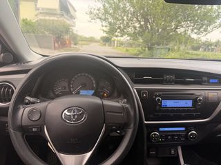 Toyota Auris 2014 1.33 Active-thumb-17