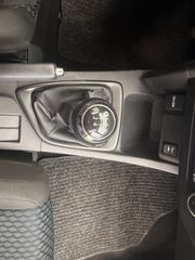 Toyota Auris 2014 1.33 Active-thumb-19
