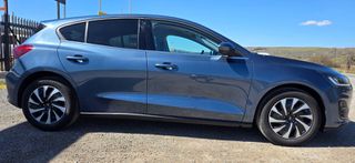 Ford Focus 2022-thumb-5