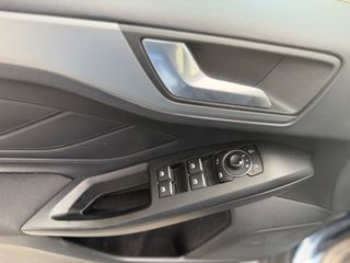 Ford Focus 2022-thumb-43