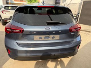 Ford Focus 2022-thumb-8
