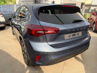 Ford Focus 2022-thumb-12
