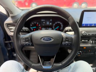Ford Focus 2022-thumb-25