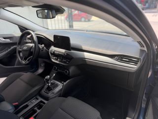 Ford Focus 2022-thumb-33