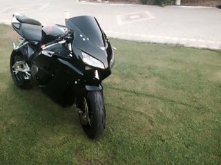 Honda CBR 1000RR 2005 FIREBLADE-thumb-2