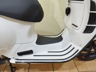 Vespa GTS Super Sport 300 2024 PIAGGIO-thumb-5