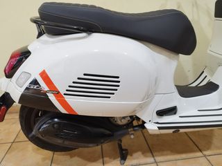 Vespa GTS Super Sport 300 2024 PIAGGIO-thumb-4