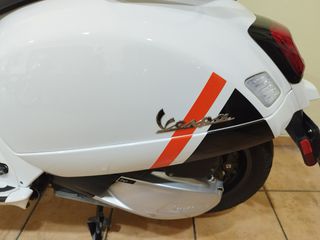 Vespa GTS Super Sport 300 2024 PIAGGIO-thumb-8