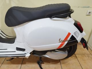 Vespa GTS Super Sport 300 2024 PIAGGIO-thumb-11