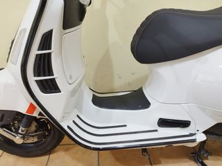 Vespa GTS Super Sport 300 2024 PIAGGIO-thumb-9