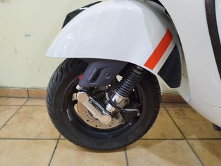 Vespa GTS Super Sport 300 2024 PIAGGIO-thumb-6