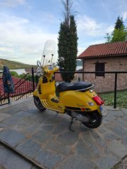 Vespa GTS 300 2011 P200E-thumb-1