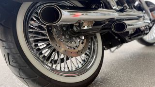 Harley Davidson Heritage Softail Classic 2022 FLHC - 107 CI - Milwaukee - CHICANO RIMS, 21/18-thumb-15