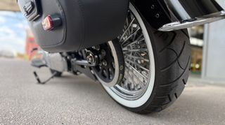 Harley Davidson Heritage Softail Classic 2022 FLHC - 107 CI - Milwaukee - CHICANO RIMS, 21/18-thumb-5