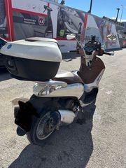 Piaggio Beverly 300 2015 BEVERLY 300-thumb-9