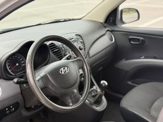 Hyundai i 10 2011-thumb-8