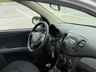 Hyundai i 10 2011-thumb-12