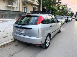 Ford Focus 2000 1.6 5D-thumb-6