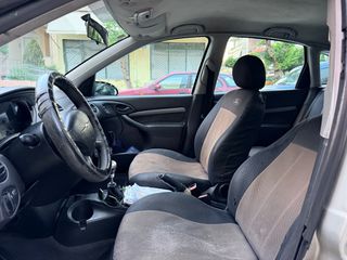 Ford Focus 2000 1.6 5D-thumb-8