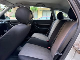 Ford Focus 2000 1.6 5D-thumb-10