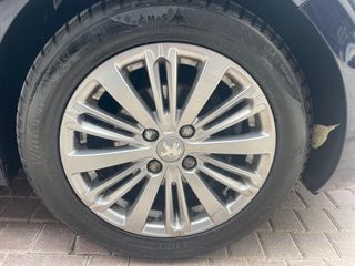 Peugeot 208 2019 1.2 PURETECH 82 SIGNATURE-thumb-3