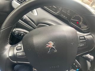Peugeot 208 2019 1.2 PURETECH 82 SIGNATURE-thumb-6