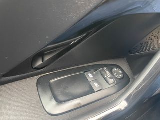 Peugeot 208 2019 1.2 PURETECH 82 SIGNATURE-thumb-7