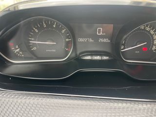 Peugeot 208 2019 1.2 PURETECH 82 SIGNATURE-thumb-11