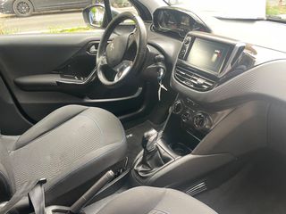 Peugeot 208 2019 1.2 PURETECH 82 SIGNATURE-thumb-15