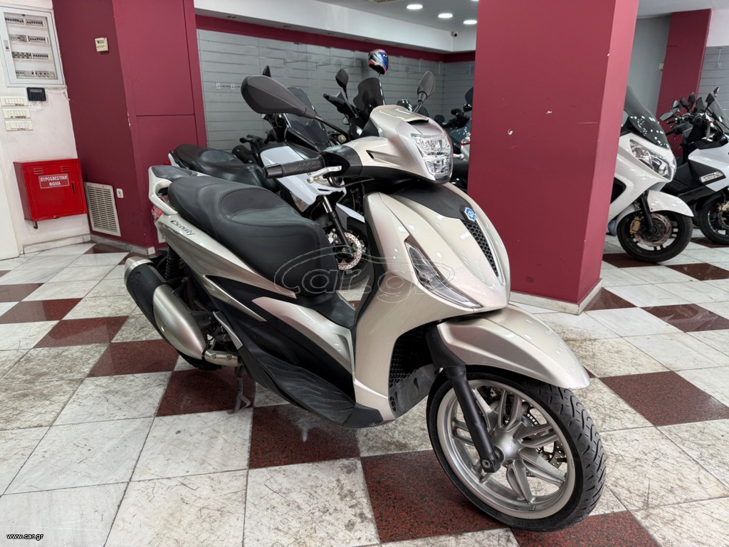 Piaggio Beverly 300i 2022 HPE ( ΔΟΣΕΙΣ  ΜΕΤΑΞΥ ΜΑΣ ΜΕ 50% ΠΡΟΚΑΤΑΒΟΛΗ  )