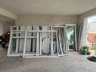 Κουφωματα pvc  με παντζουρι  σε αριστη κατασταση   διαφορων διαστασεων