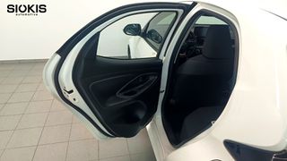 Toyota Yaris 2023 AUTOMATIC-thumb-9