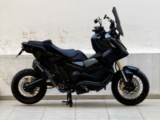 Honda X-ADV 2025 black gloss