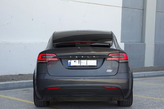 Tesla Model X 2023 Plaid-thumb-4
