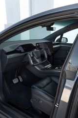 Tesla Model X 2023 Plaid-thumb-10