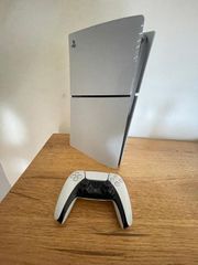 PlayStation 5 Digital Edition + 1 Controller+Charge Station