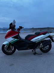 Gilera GP 800 2010 Centenario-thumb-2