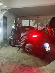 Piaggio Beverly 300 2025 BEVERLY 300 HPE-thumb-2