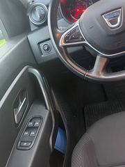 Dacia Duster 2022 4X4 DIESEL-thumb-13
