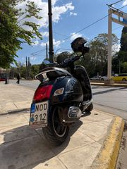 Vespa GTS 300 2010-thumb-2